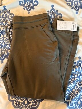 Athleta Balance Jogger in Olive Green